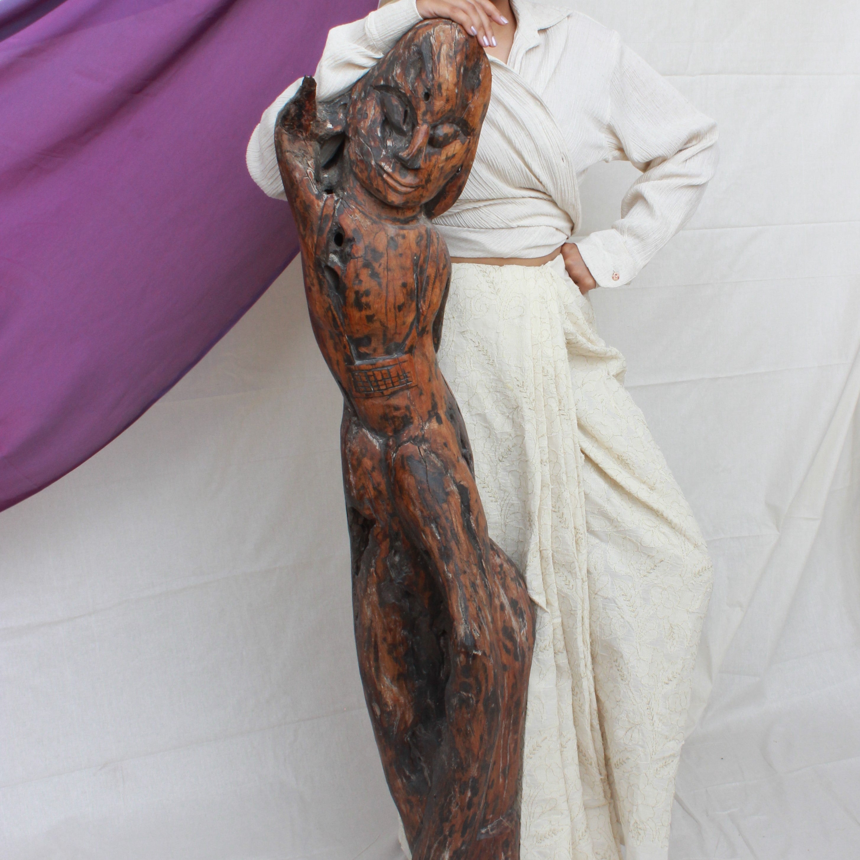 Taru Naari (Wood Sculpture)