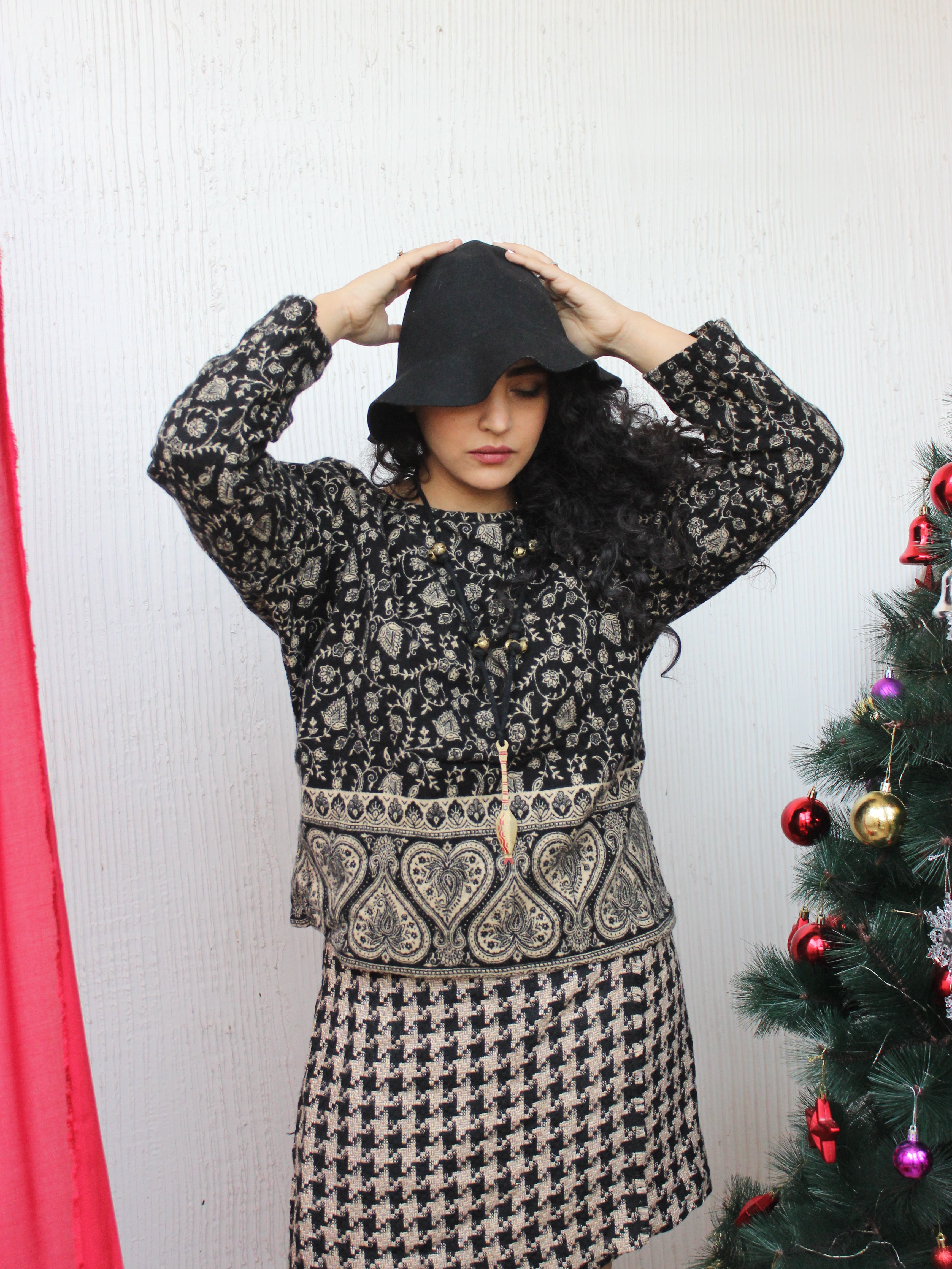Kaali Patra Top