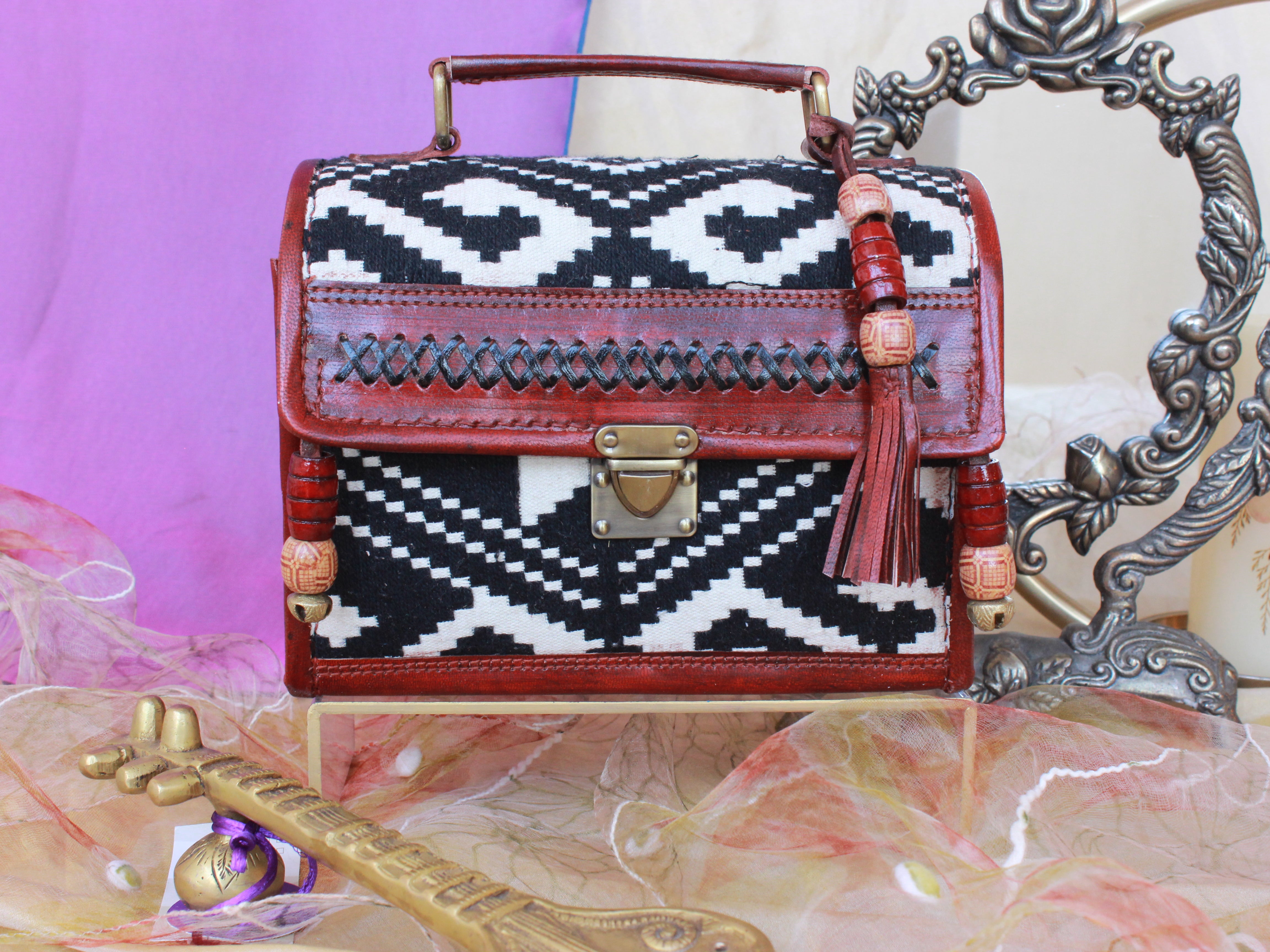 Avarni Leather Bag