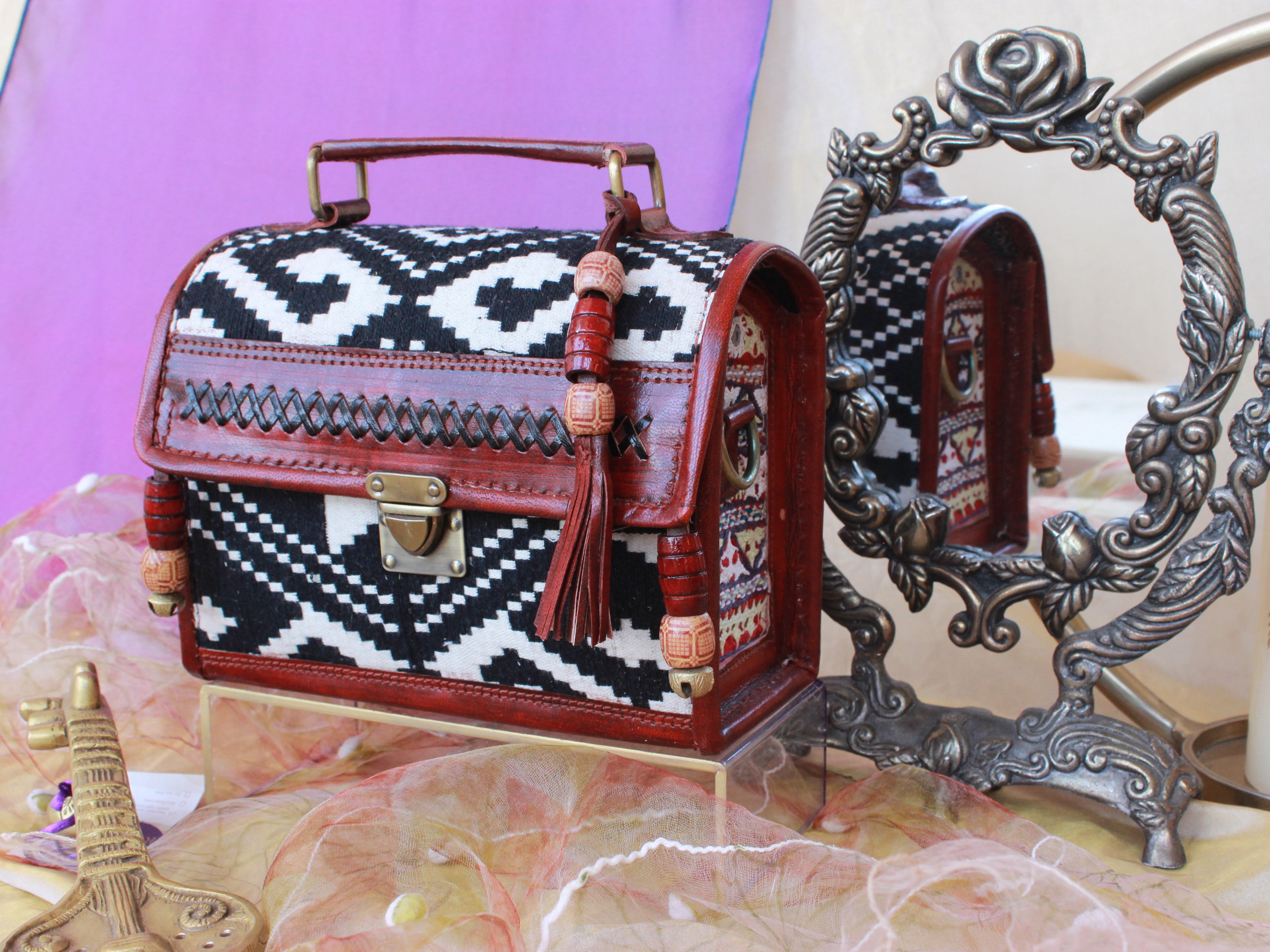 Avarni Leather Bag